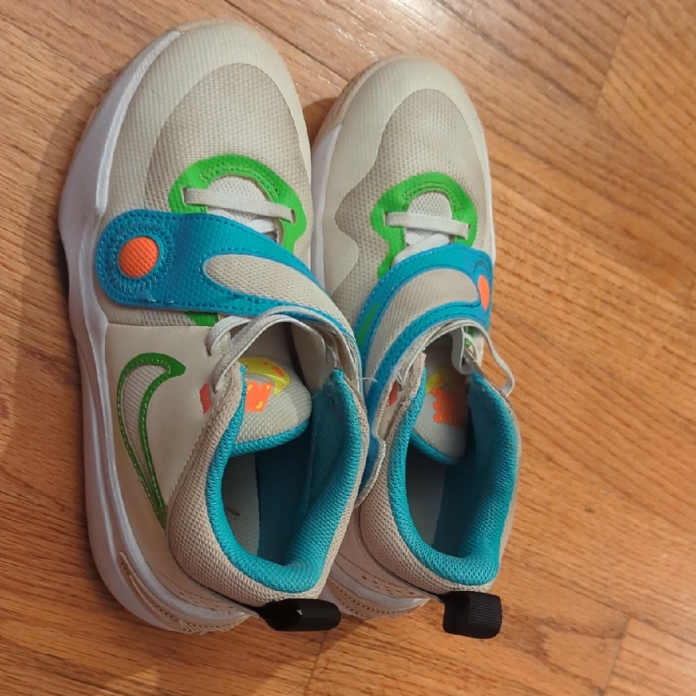 Kids Basketball Sneakers